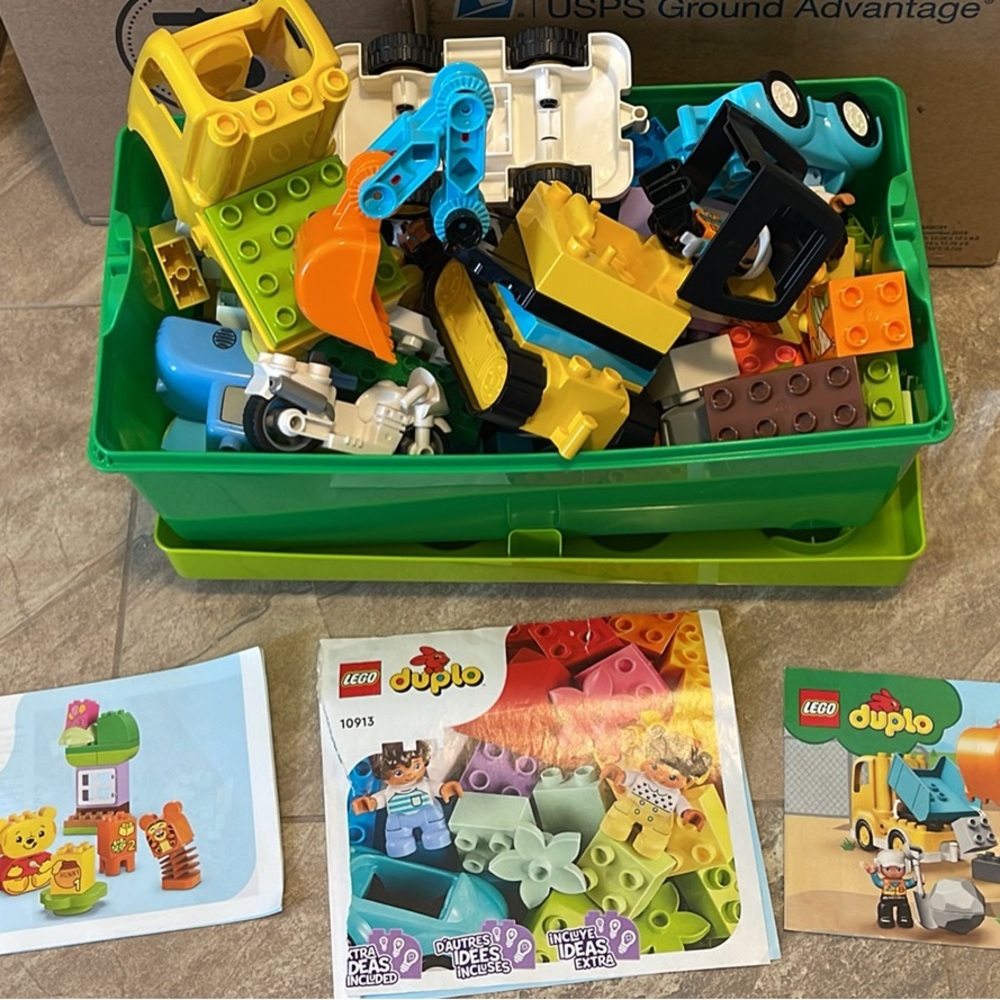 LEGO DUPLO Creative Play Set - Yellow, Blue, Green